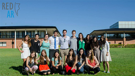 Inspired by their Youth Ambassadors exchange program, a team of Argentine alumni created REDAR (“Red Argentina”), a network of youth dedicated to volunteerism, social impact and public service. 