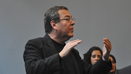 Fulbright alumnus David Ramirez directs a group of singers at his Costa Rican Promusica Choral Institute.