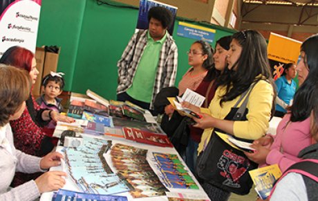 Bolivian alumni mentor high school and university students at the first ever "Inspiration Fair."