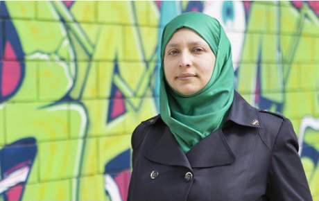 Woman wearing a headscarf